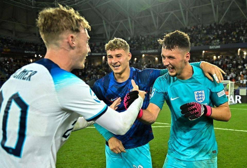 美记：德拉蒙德受伤后在球员通道坐上了轮椅（美媒：德拉蒙德受伤后在球员通道被推上轮椅）