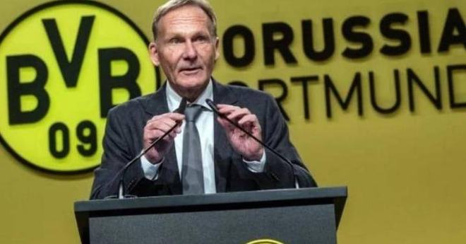 维蒂尼亚是第九位欧冠对英格兰球队戴帽球员，也是葡萄牙首人（维蒂尼亚成为欧冠对英格兰球队戴帽第9人，葡萄牙球员首例）