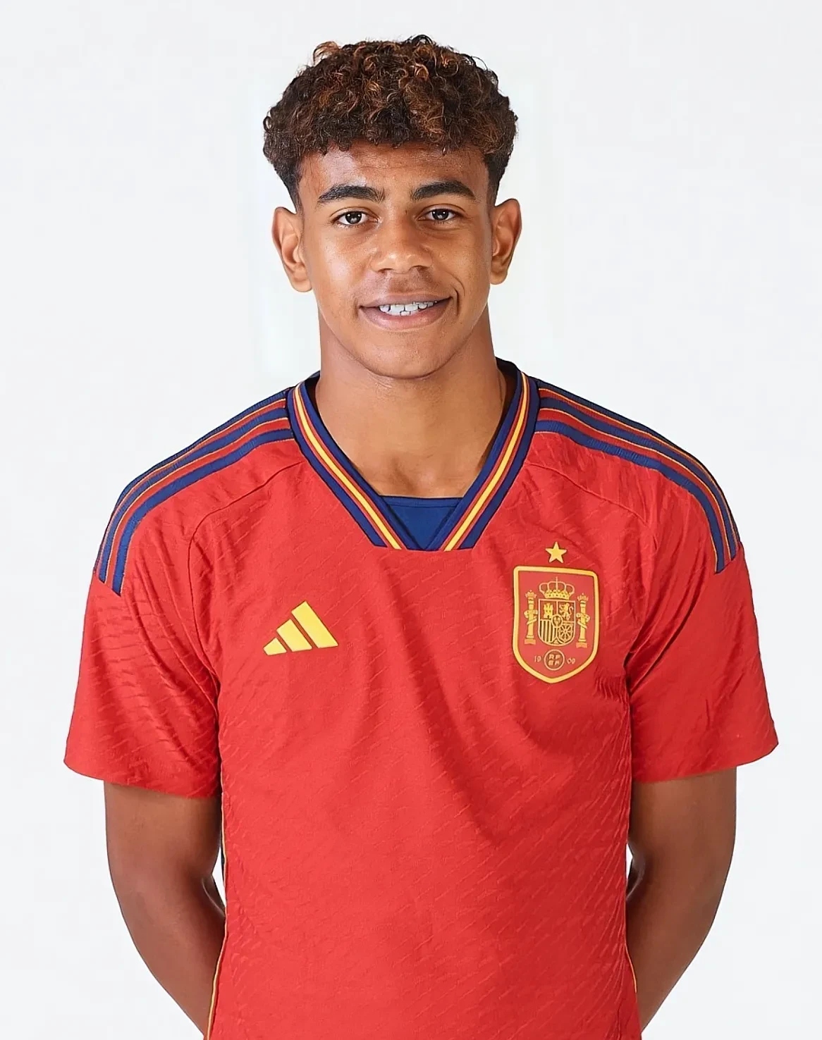 曼联考虑签下巴莱巴，期待填补中场空缺，暂无戈麦斯交易计划。（曼联有意引进巴莱巴补强中场，戈麦斯转会暂不推进）