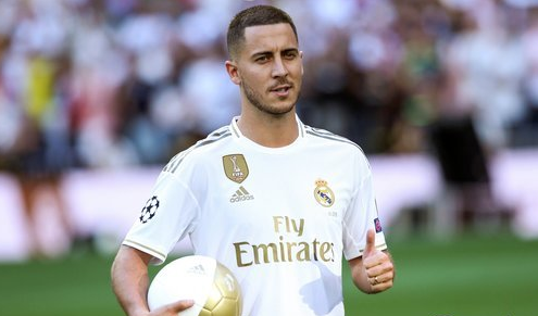 亚足联官网：上海海港卫冕中超冠军，却在亚洲赛场举步维艰（亚足联官网：上海海港再夺中超桂冠，亚洲赛场步履维艰）